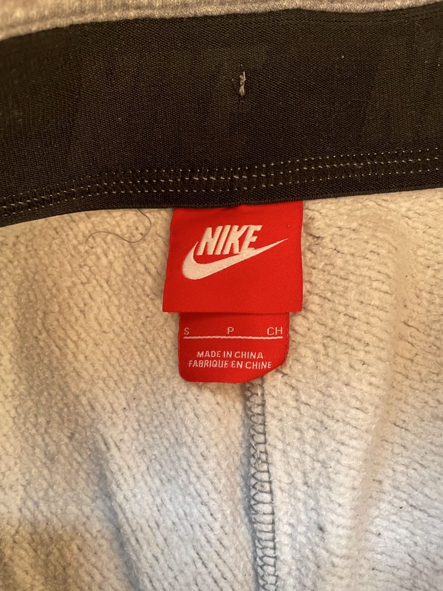 Nike Pantaloni: Nike Jogginghose Gr. S – Usato da Kölliken venduto da Michi180 2