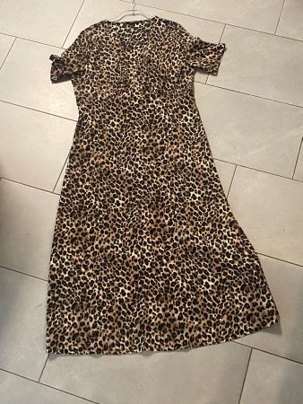 Magnifique longue robe fluide motifs Léopard taille 42