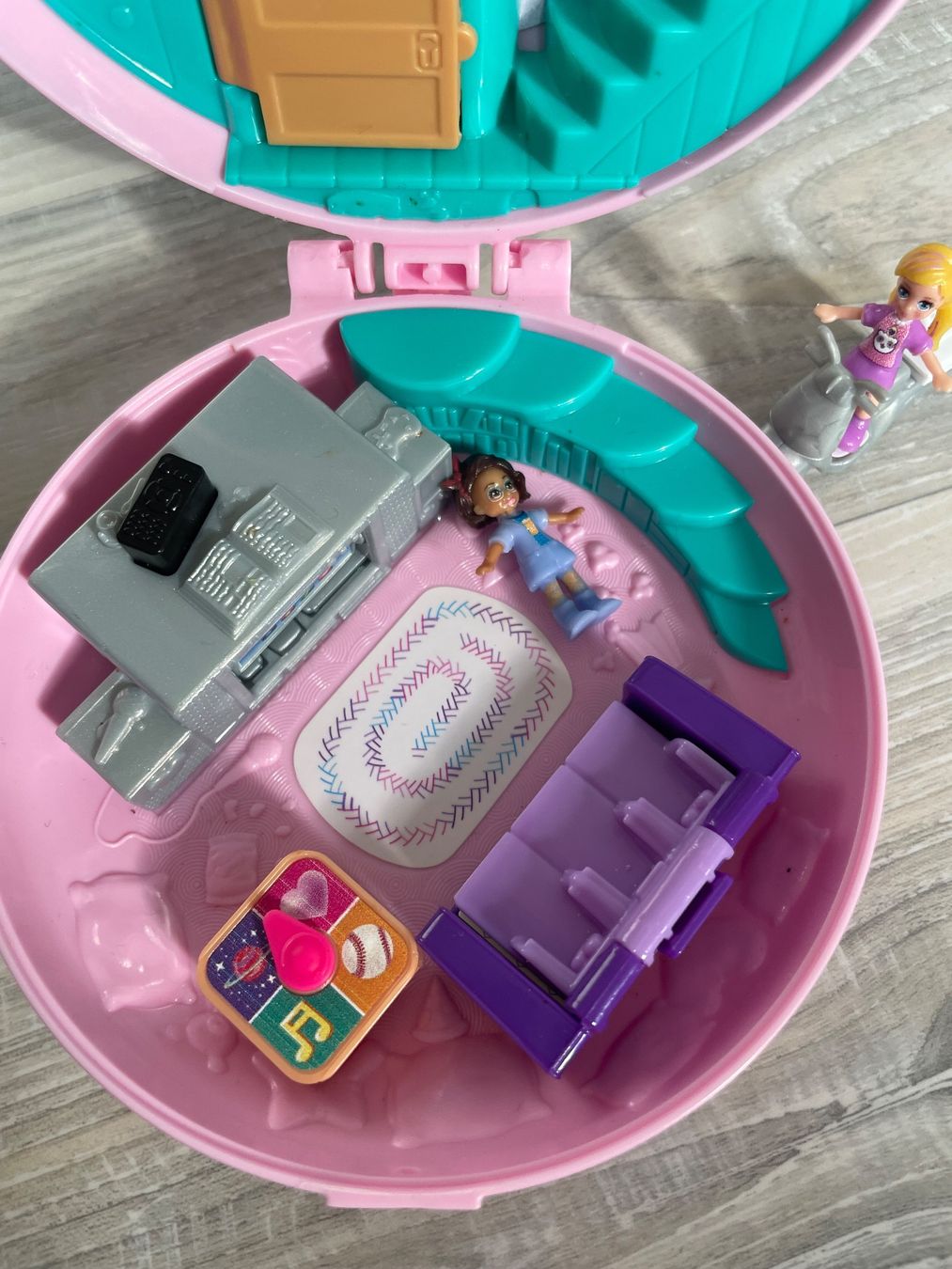 Polly Pocket Carillon: Polly Pocket Schatulle Donut Pyjamaparty – Usato da Hellikon venduto da Giojo 2