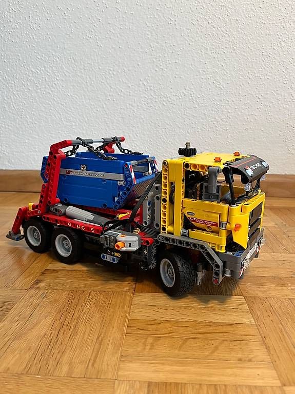 Kit di costruzioni: Lego Technic Lkw Muldenservice – Usato da Bassersdorf venduto da Anp7902