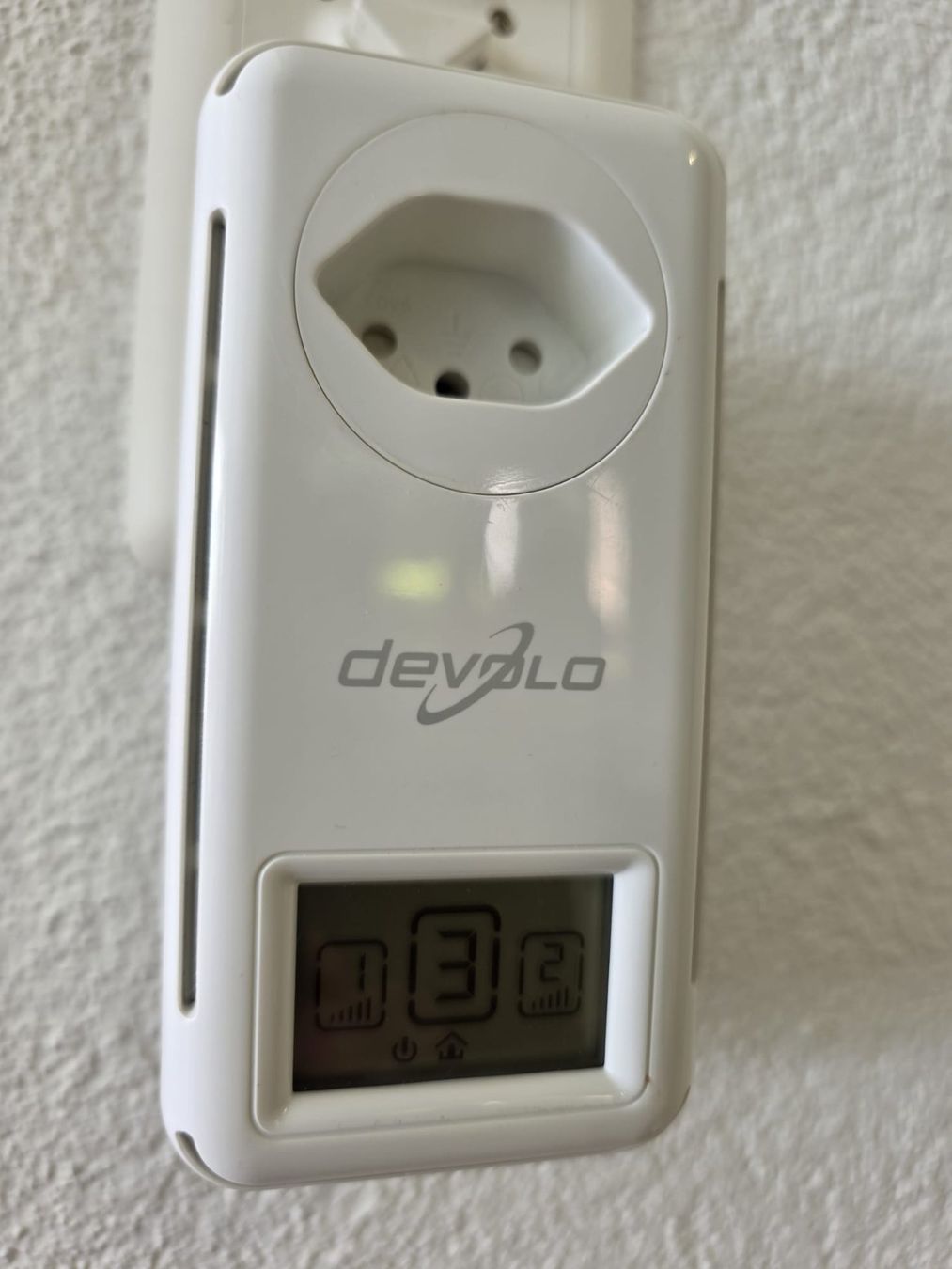 Devolo Unità & Adattatore: Devolo dLAN 200 AVsmart+ Powerline Adapter (3 Stk.) ab 1 CHF – Usato da Weggis venduto da Dirtyharry 5