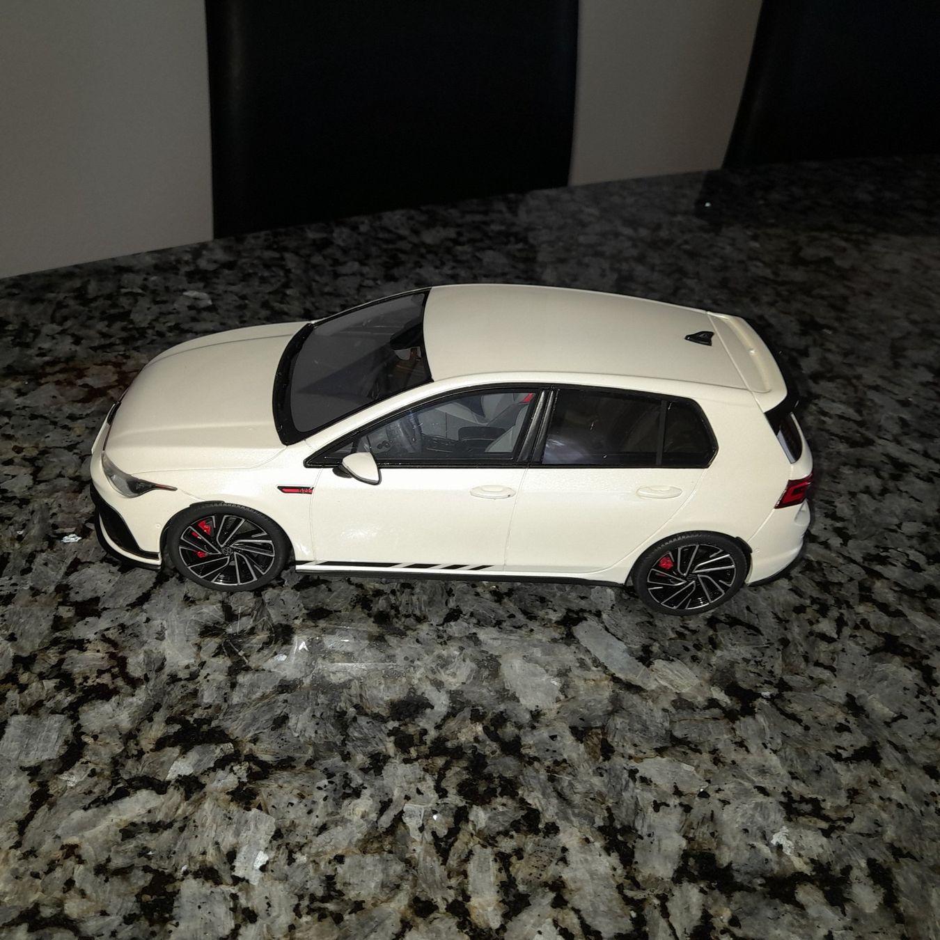 Otto Models Modellautos: Otto Golf 8 GTI 1/18 – Neu und originalverpackt aus Cham von vento9 3