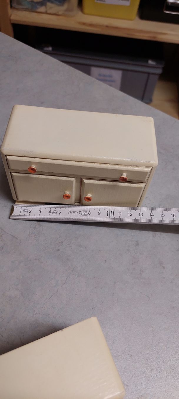 Case e mobili per bambole: Puppenstuben Möbel Antik – Usato da Muri AG venduto da nindo1 2