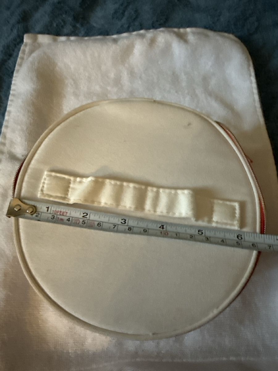 Clarins Custodie per cosmetici: Trousse Clarins 🩷 – Usato da Lausanne venduto da Tounitz 2