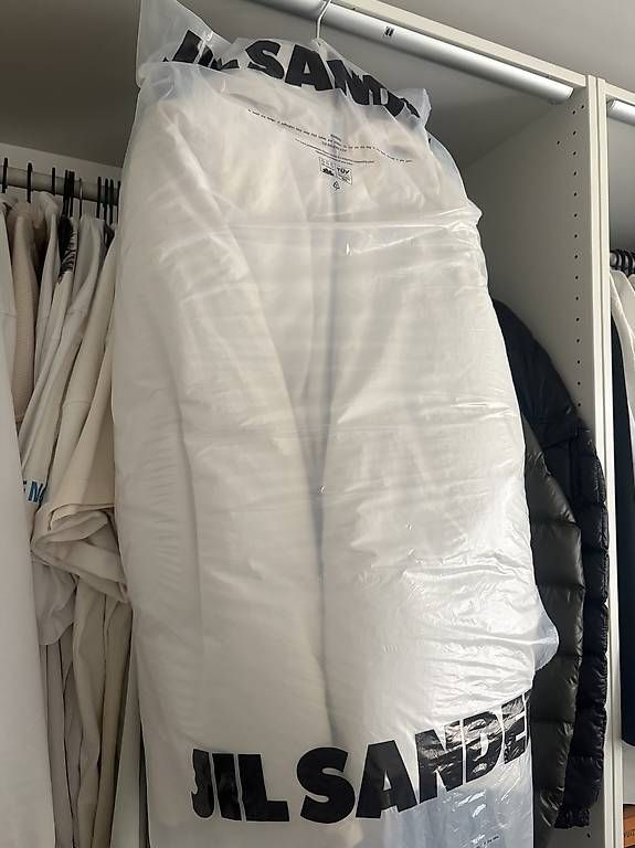 Jil Sander Vestes: JIL SANDER Oversize Down Puffer – Neuf avec emballage d'origine à Au SG par ado_baa 3