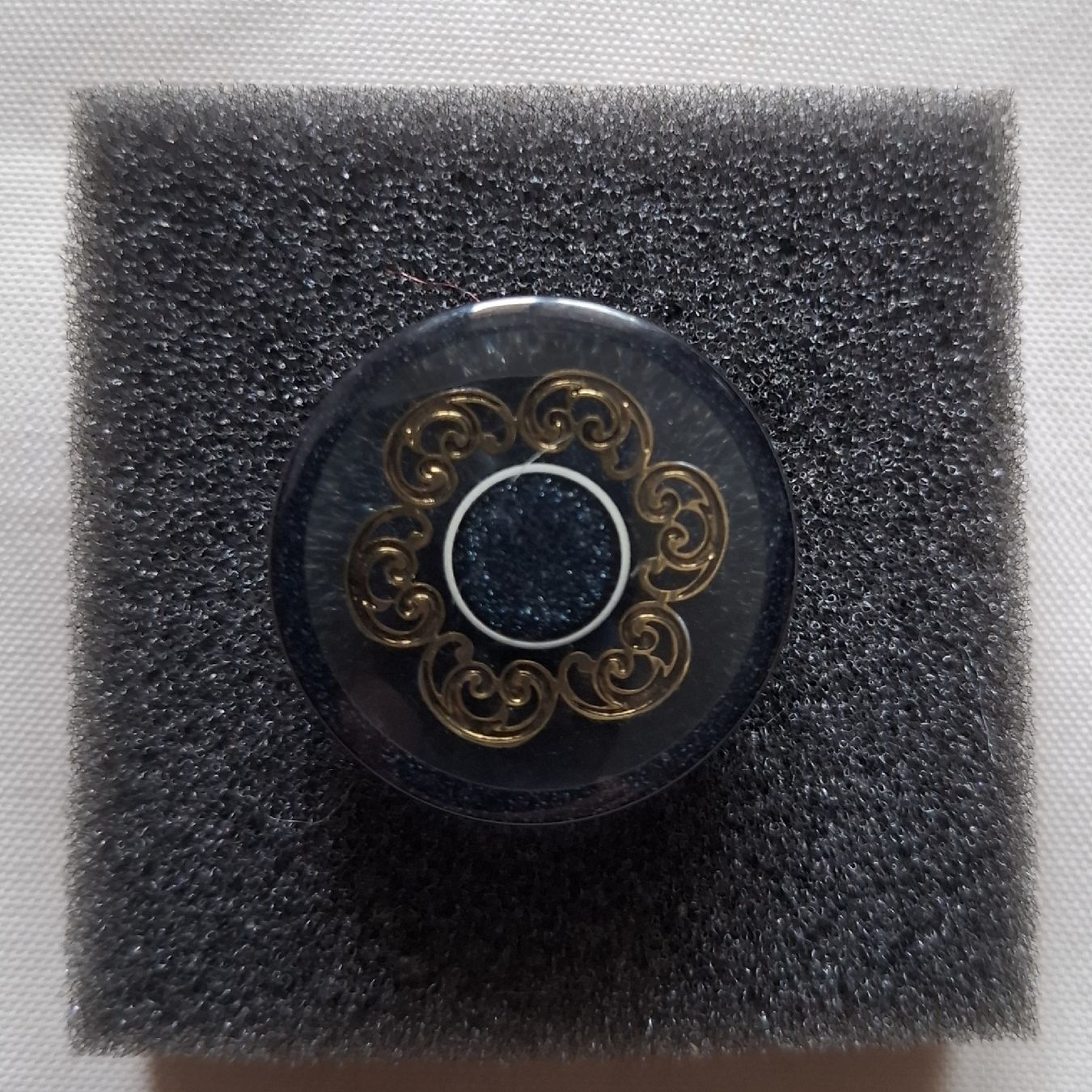 Bottoni: 1 Stück Knopf, 27 mm. – Usato da Dietikon venduto da Hirschkopf 2
