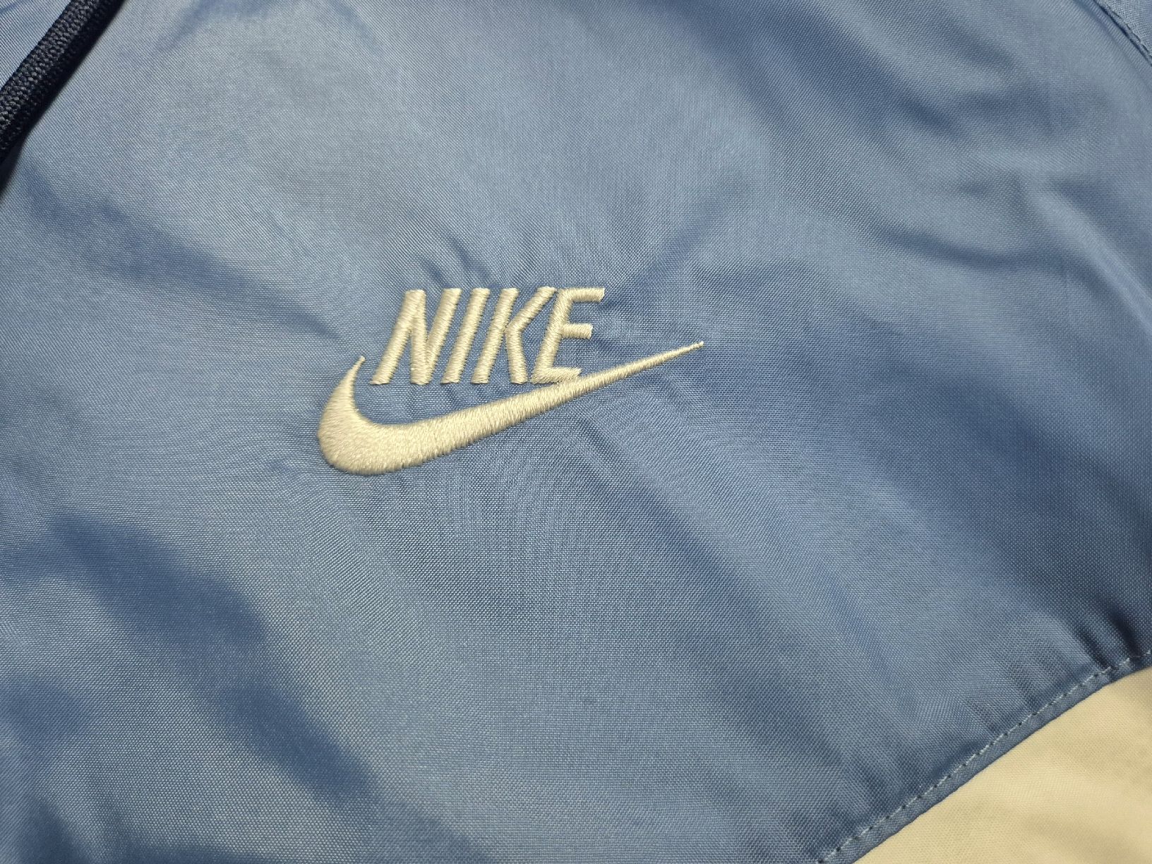 Nike Giacche: Rare Nike Windrunner Heritage Jacke Grösse L – Nuovo (secondo la descrizione) da St. Gallen venduto da CaliSunshine 2