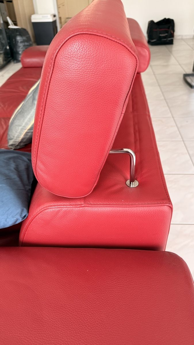Sofas: Sofa Leder rot mit Hocker gebraucht – D'occasion à Altishofen par fuchurgismo 3