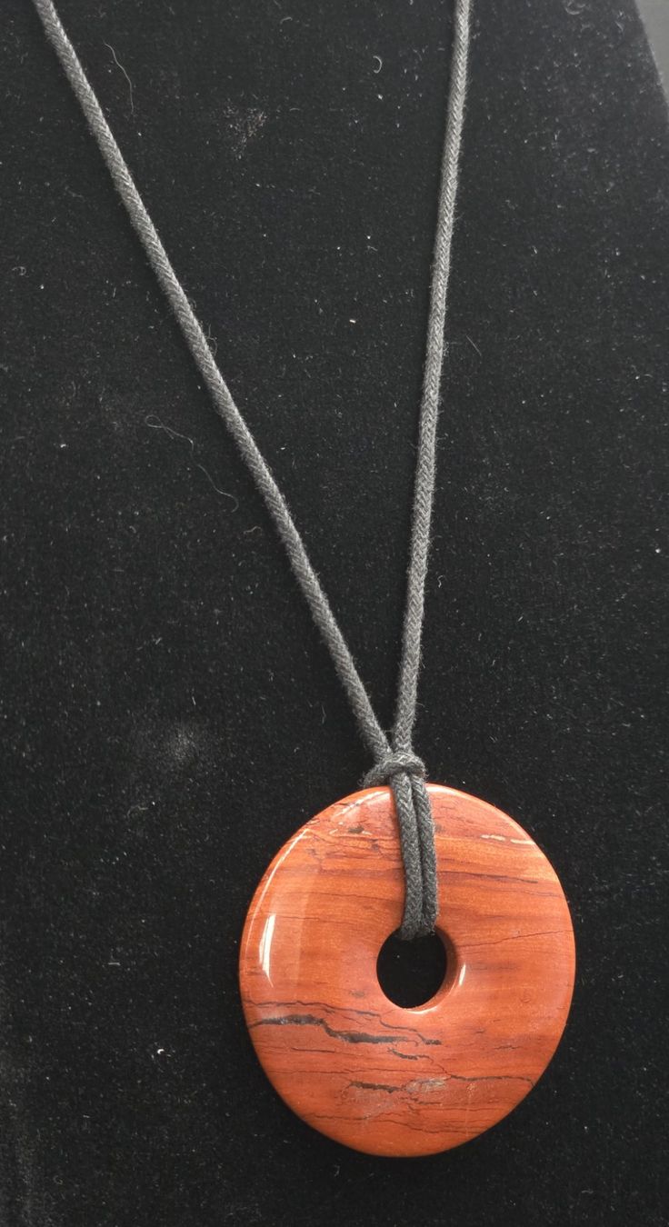Pendentifs: Halskette mit Halbedelstein – D'occasion à Rorschacherberg par snOOpydOg11 1