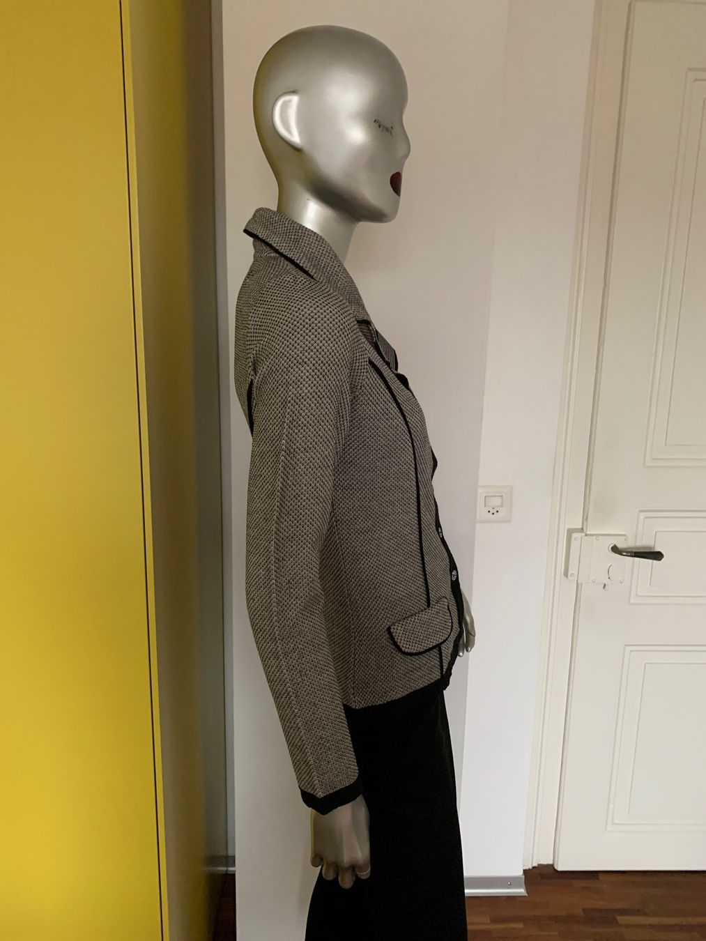 Eva & Claudi Vestes: EVA & CLAUDI: Elegante Strickjacke, Grösse S – D'occasion à Luzern par paulablue 6