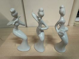 3 Figurines musiciennes en céramique blanche vintage