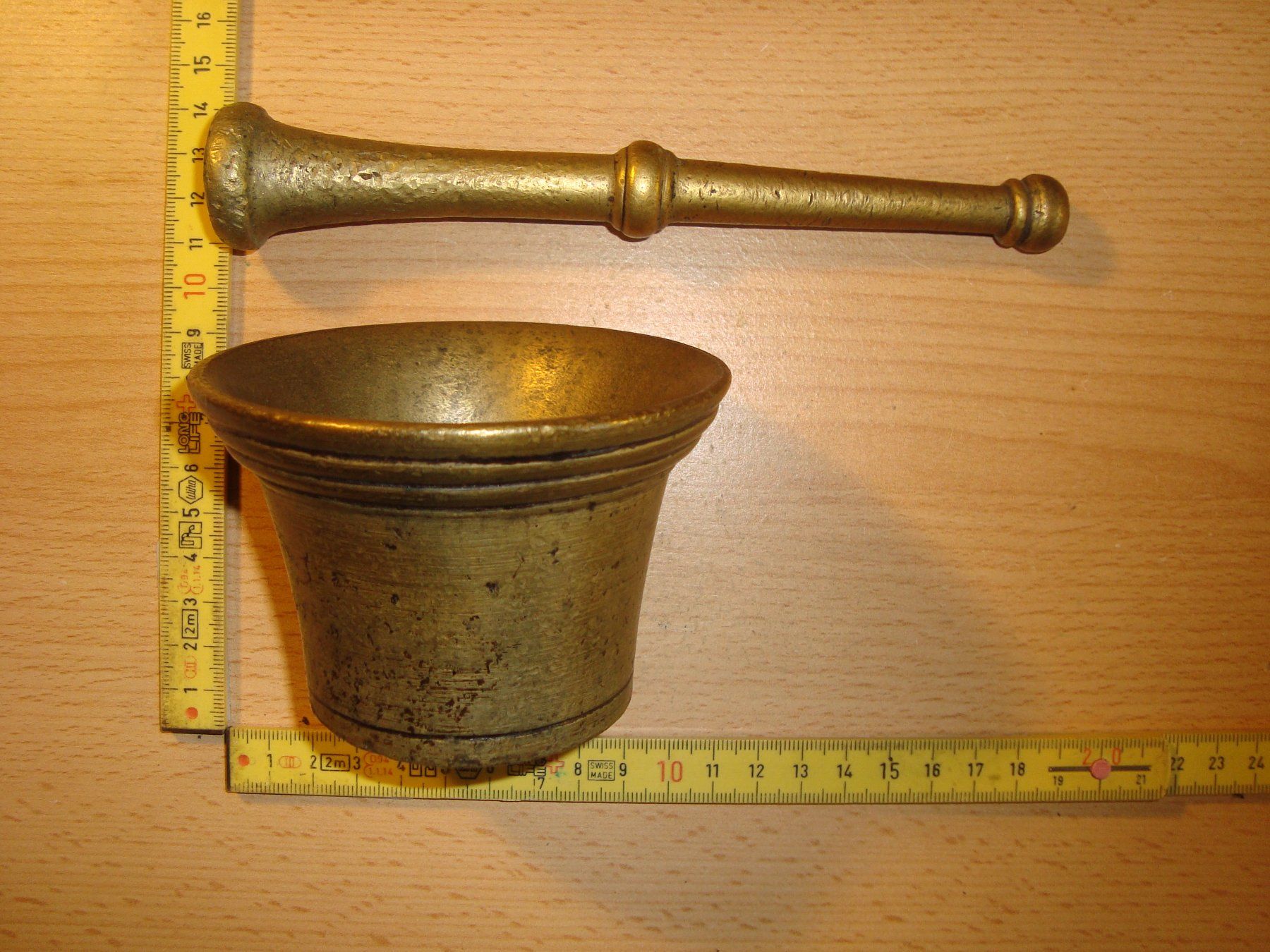 Altro per cucinare: Antiker Apotheker Mörser mit Stössel – Usato da Vordemwald venduto da tinumesser 2