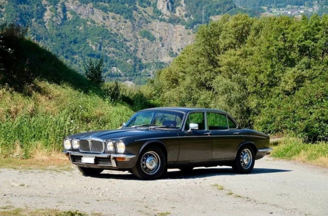 Daimler Automobili: DAIMLER SOVEREIGN 4,2 / 6 AUTOMAT - EINTAUSCH MÖGLICH – Usato da Avenches venduto da BOOTTRANSPORTE