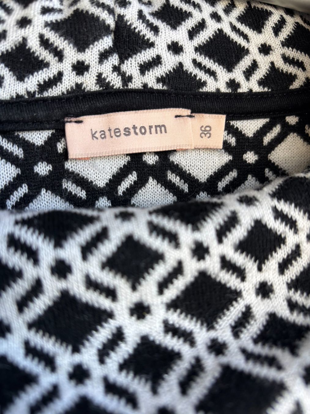 Maglioni & Felpe: Pullover Grösse 36, Katestorm, 53% Viscose, 28% Polyester – Usato da Laax GR venduto da wil_66wq 2