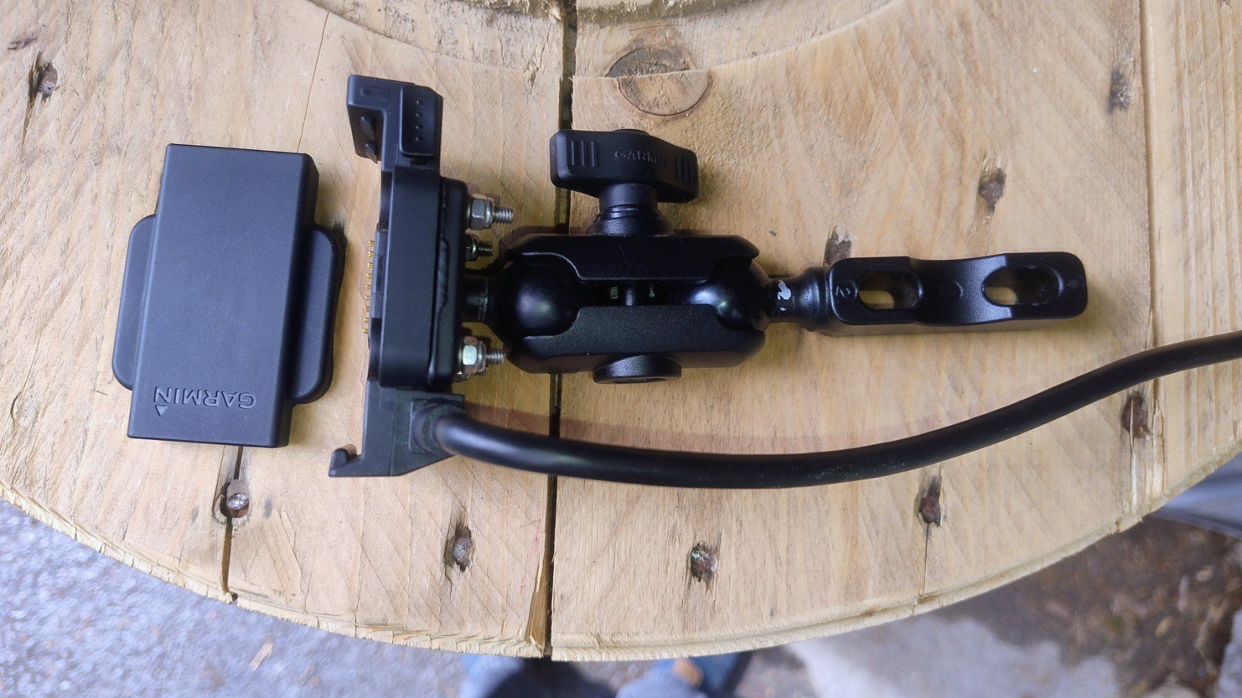 Garmin Supporti a parete: Garmin Zümo Motorradhalterung – Usato da Pfäfers venduto da Tech2 1