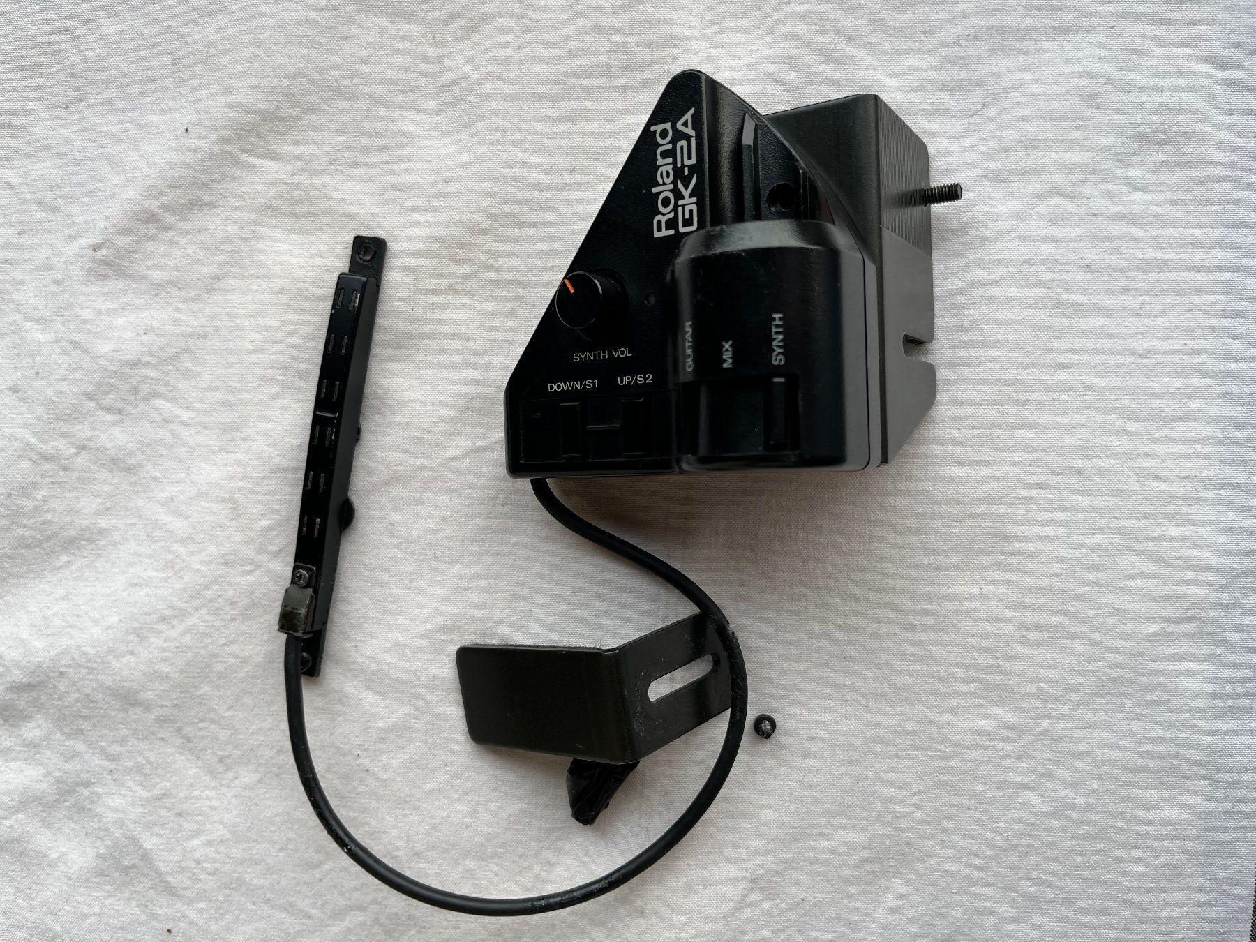 Roland Streich- & Zupfinstrumente: ROLAND GI-20 - Interface Module GK MIDI for GUITAR/BASS + – Gebraucht aus La Chaux-de-Fonds von  3