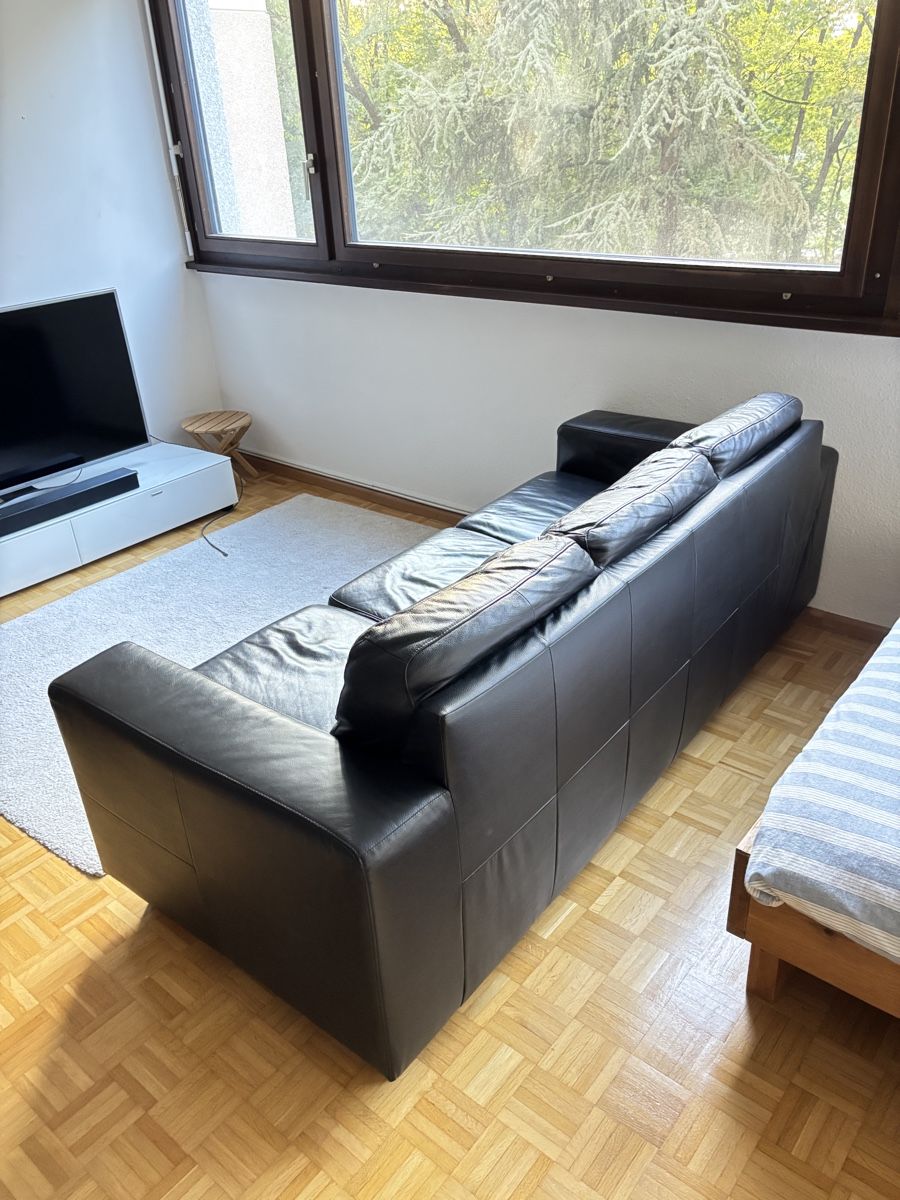 Ikea Divani:     Black leather 3-seater sofa – Usato da Genève venduto da lau_9z2r 2