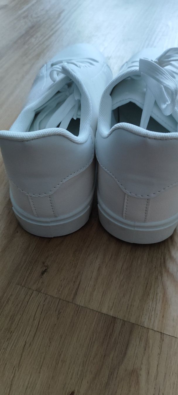 Herrenschuhe: Snickers Weiss 41 neu – Neu und originalverpackt aus Chur von djovanna 2
