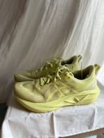 ASICS Novablast Laufschuhe 44 1/2 | Gelb | Stark gebraucht