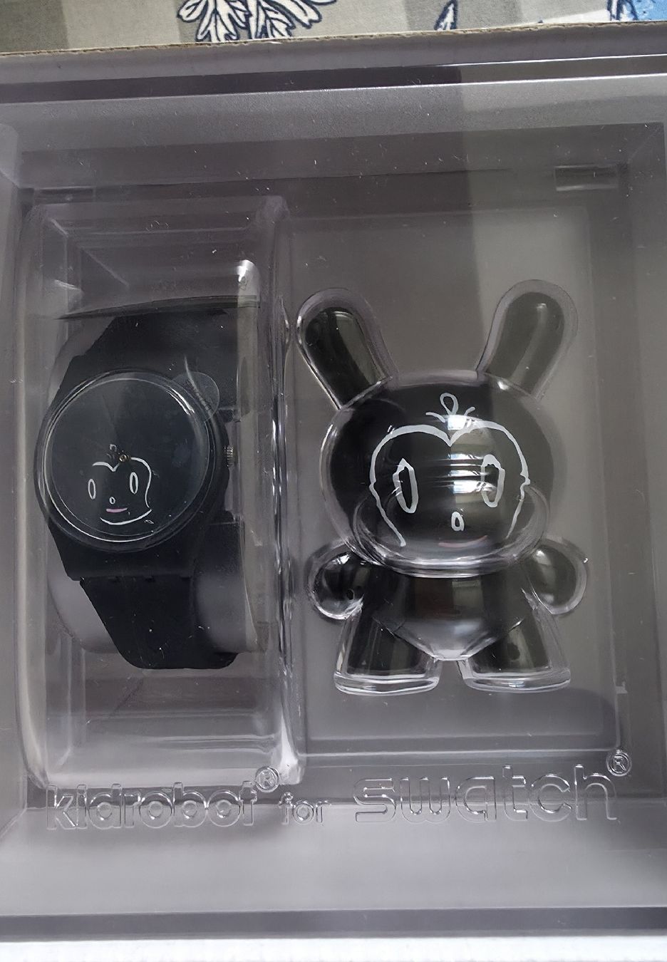 Swatch Orologi: SWATCH 2 X KIDROBOT – Nuovo e nell'imballaggio originale da Biel-Bienne venduto da GPM05 5
