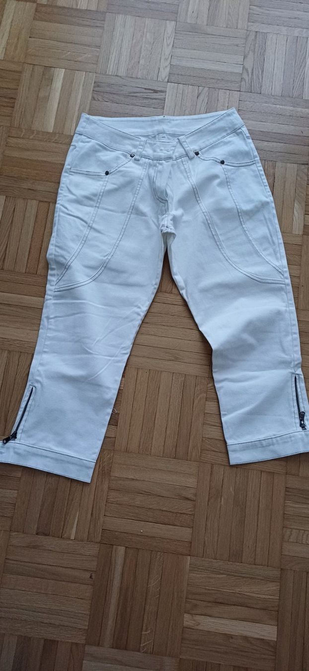 Jeans: White 3/4 legs jeans Size S/M – Usato da Dübendorf venduto da palemoon