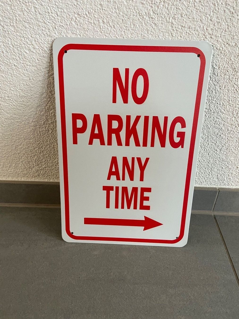Insegne: NO PARKING Only Schild NEU 1.Pcs / NEU – Nuovo e nell'imballaggio originale da Seon venduto da Aaargauer01