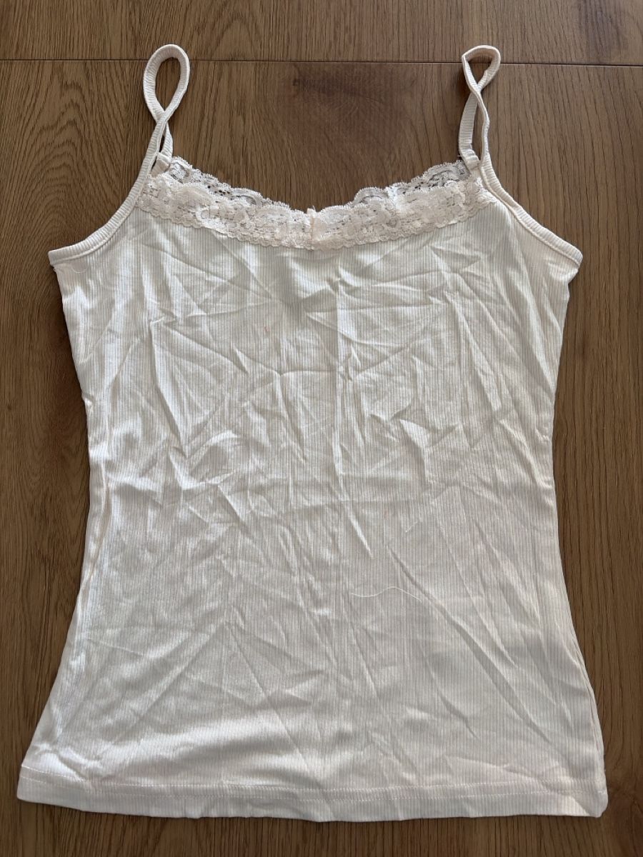 Top: Spaghettiträger Top mit Spitze Gr.S beige NEU – Nuovo e nell'imballaggio originale da Schöftland venduto da nevio74
