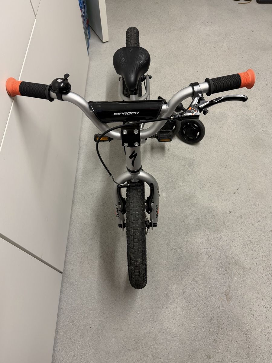 Veicoli per bambini: Spezializet Kindervelo mit Stützräder – Usato da Ballwil venduto da lukyluciano21 1
