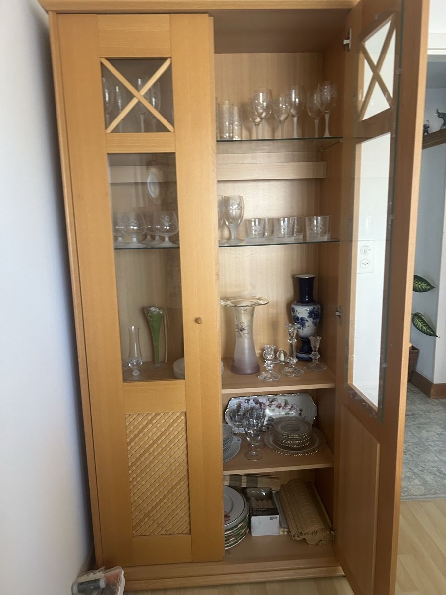 Armadi: Holzschrank mit Vitrine – Nuovo (secondo la descrizione) da Bottighofen venduto da Kucki-2003 1
