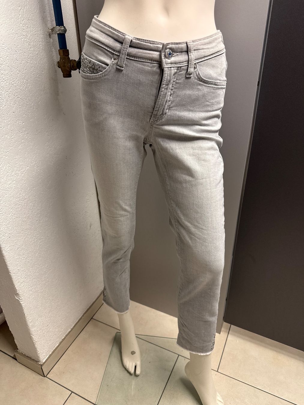 Cambio Pantaloni: HOSE CAMBIO gr D 32 – Usato da Birr venduto da WalkyriaM