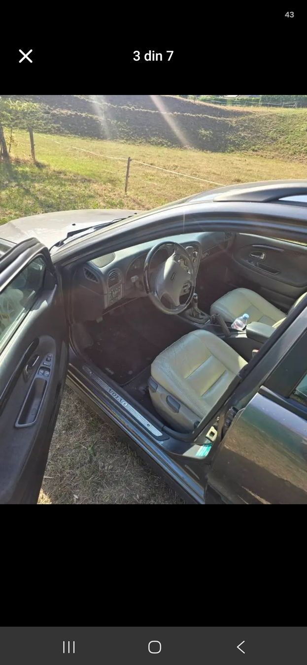 Volvo Automobili: Volvo v40 2.0 t  – Difettoso da Cottens FR venduto da cca_5myr 5
