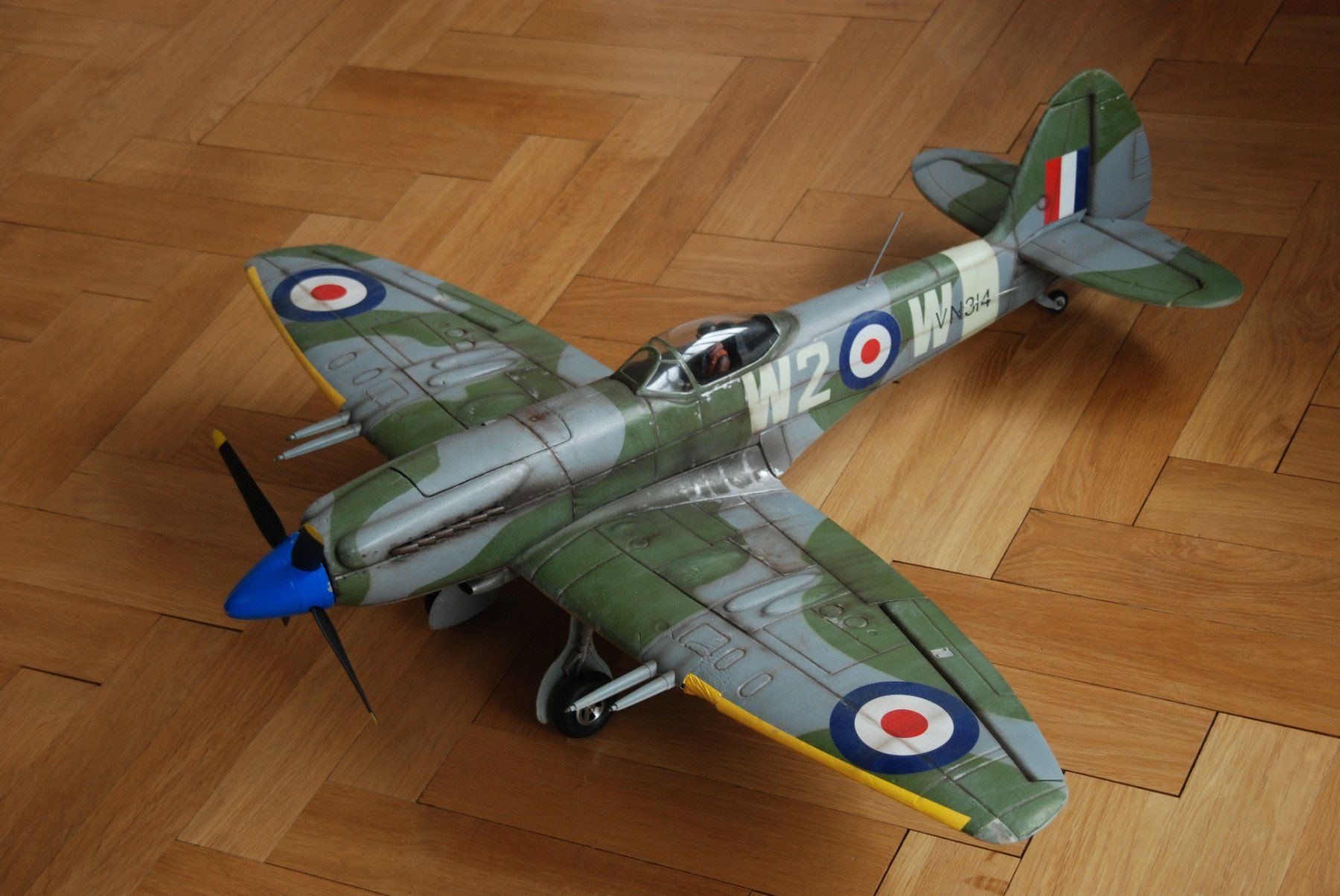 Modellismo RC: SPITFIRE MK 24, Durafly, 1100mm – Usato da Zürich venduto da kaufen.und.verkaufen 1