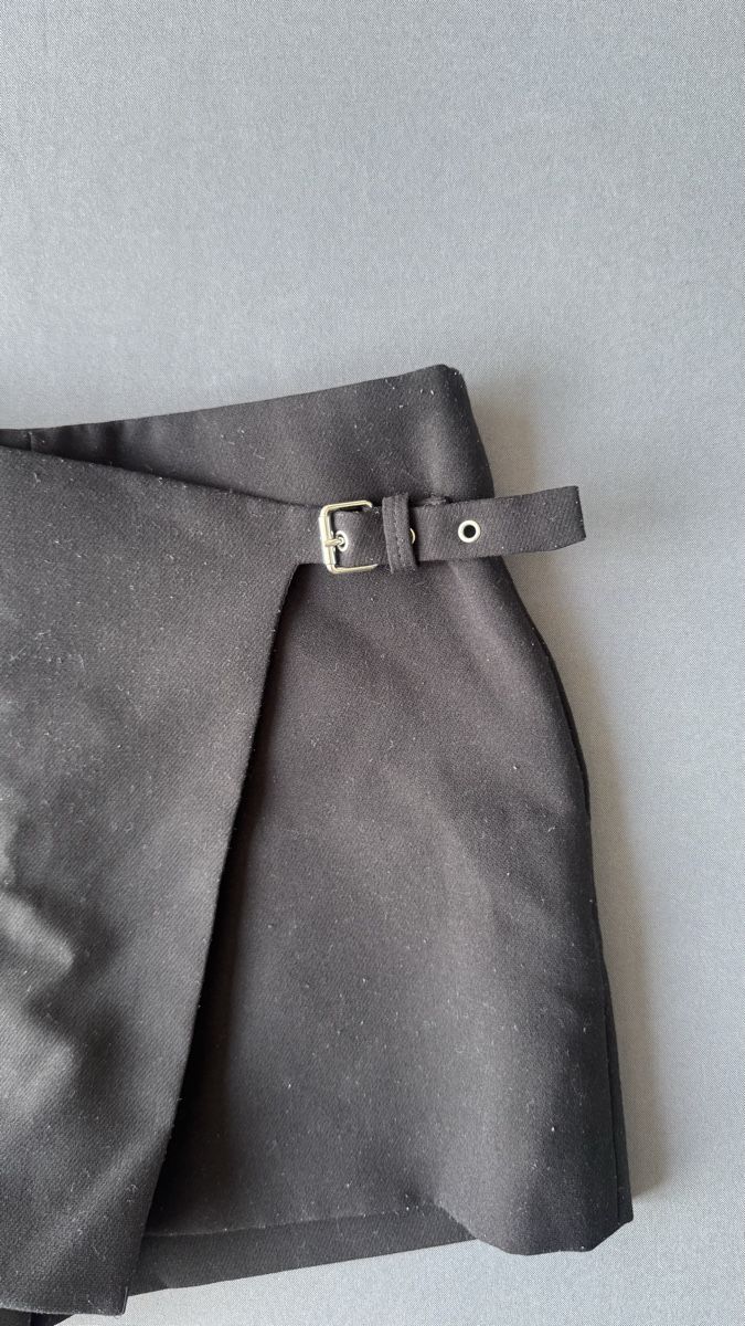 Zara Röcke: Black Tailored Shorts – Gebraucht aus Seengen von amandasartori 2