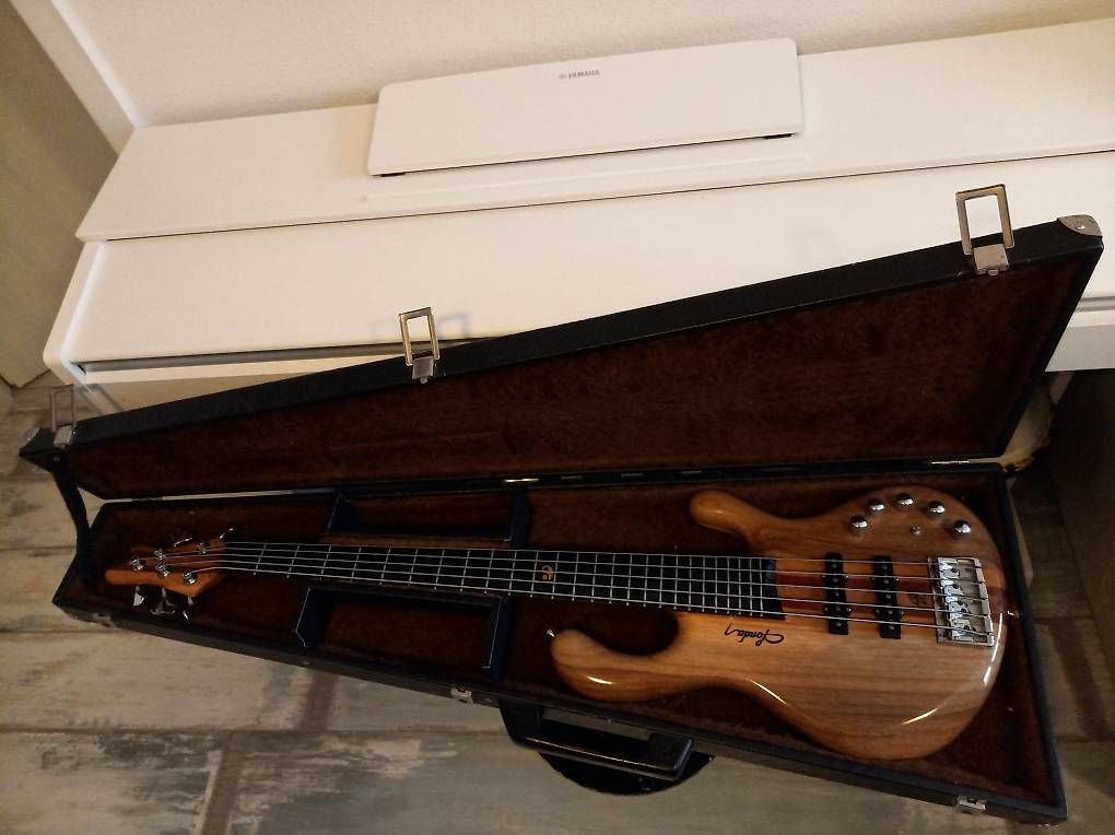 Strumenti musicali: Gonda Bass Gitar  – Usato da Mägenwil venduto da arnyek 4