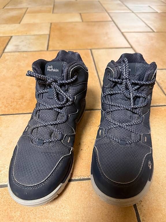 Scarpe per ragazzi: Wanderschuhe Gr. 35, wasserdicht "Jack Wolfskin" – Usato da Dübendorf venduto da rut_5b5n