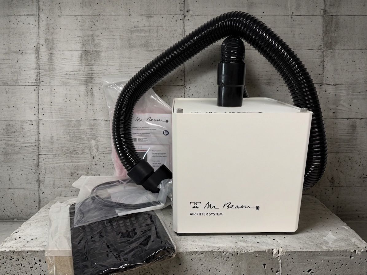 Alle Maschinen: MR BEAM II dreamcut Lasercutter & Air Filter System Bundle – Gebraucht aus Zürich von Arche_Brockenhaus 3