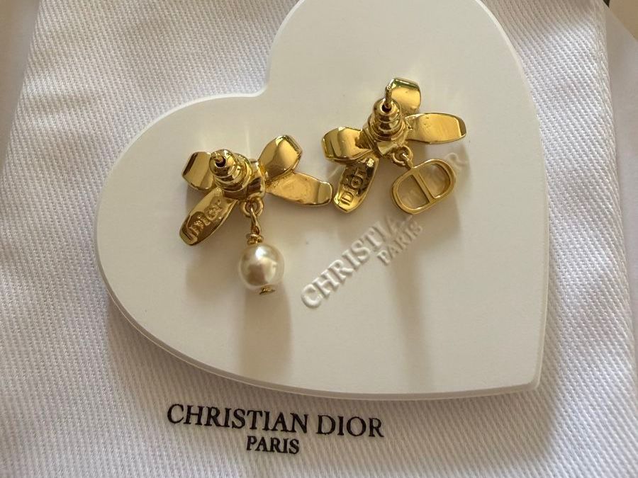 Boucles d'oreille: Dior Delicate Bow Earrings – Neuf (Voir description) à Luzern par sas_r89l 3