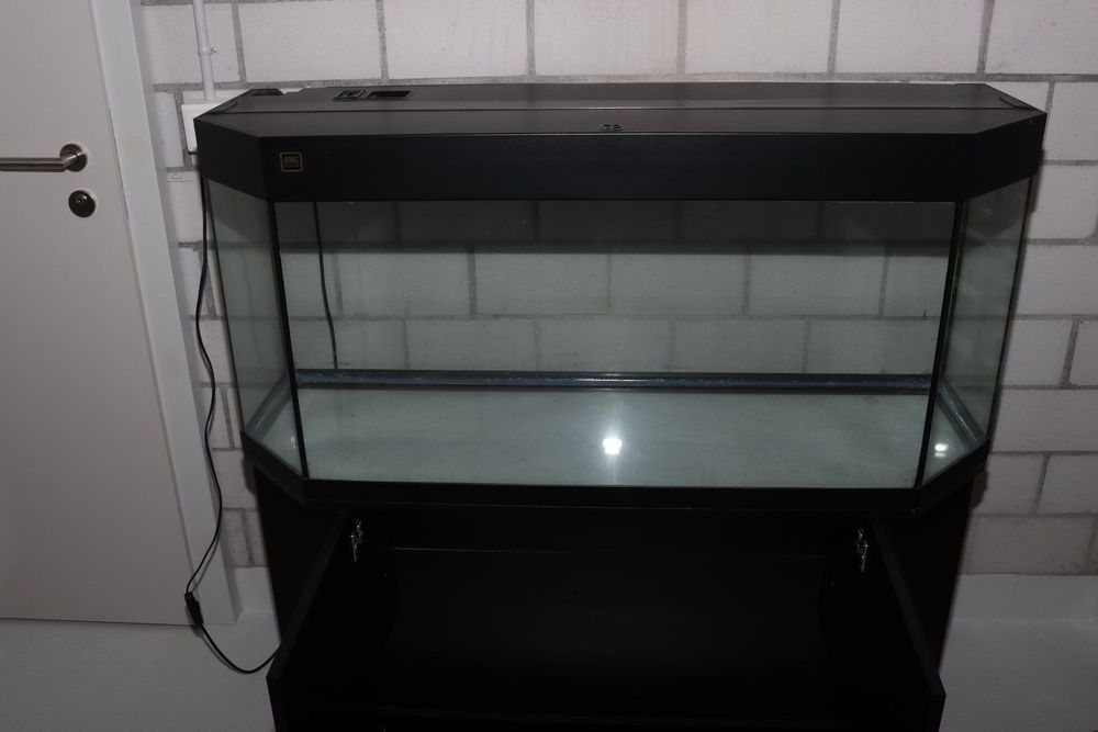 Aquarium Juwel 200l inkl. Möbel schwarz und div. Zubehör Kaufen