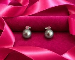 Südsee-Grauperlen-Ohrringe 750/18K Saphir 0.40 carats