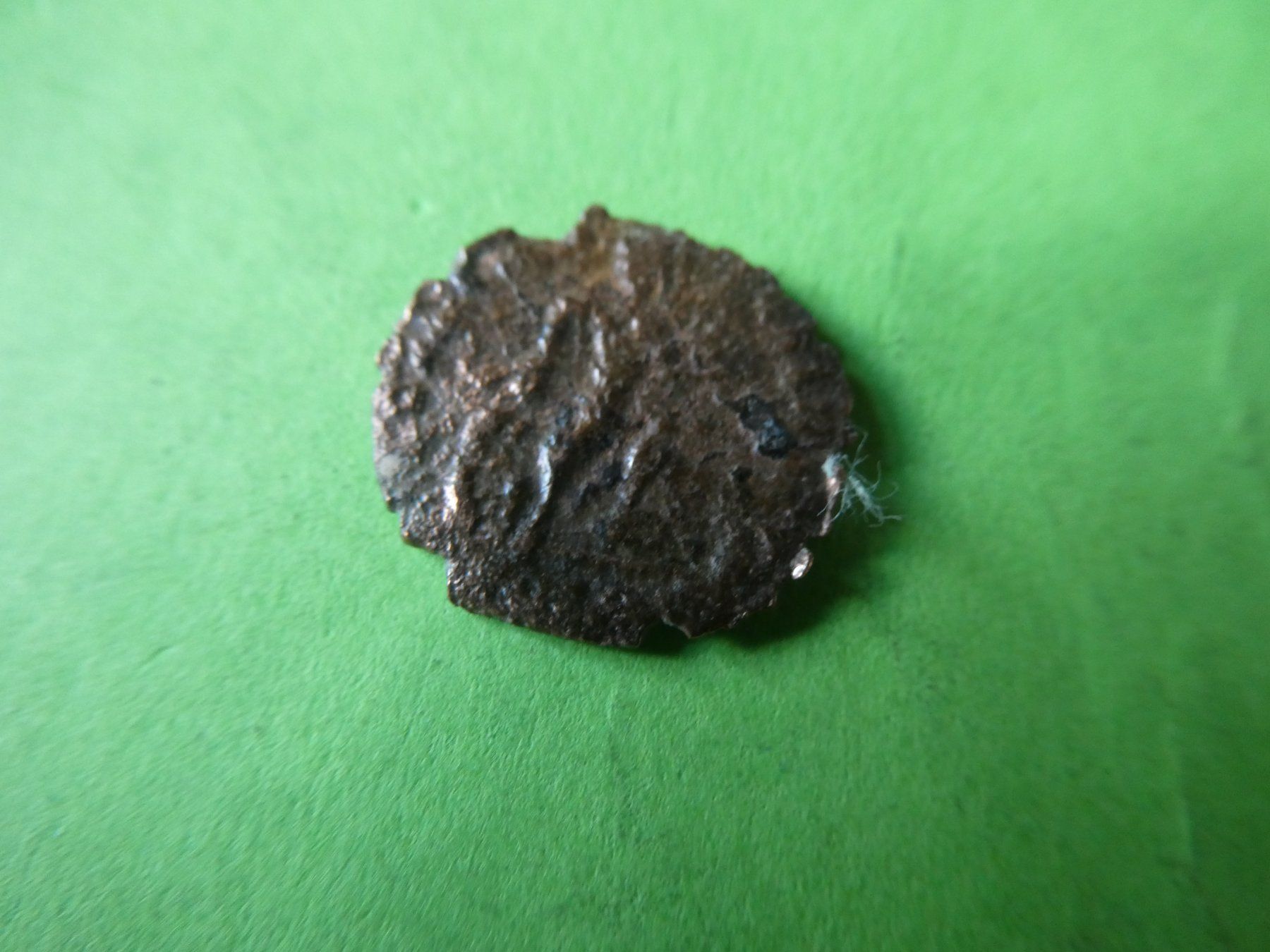 Alle Münzen: uralte   Bronzemünze  15 mm  1.24 g – Gebraucht aus Hinterforst von Rohusri 2