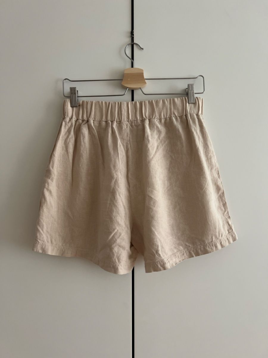 Pantalons: Givn Berlin Leinen Shorts, Beige – D'occasion à Luzern par Soeuv