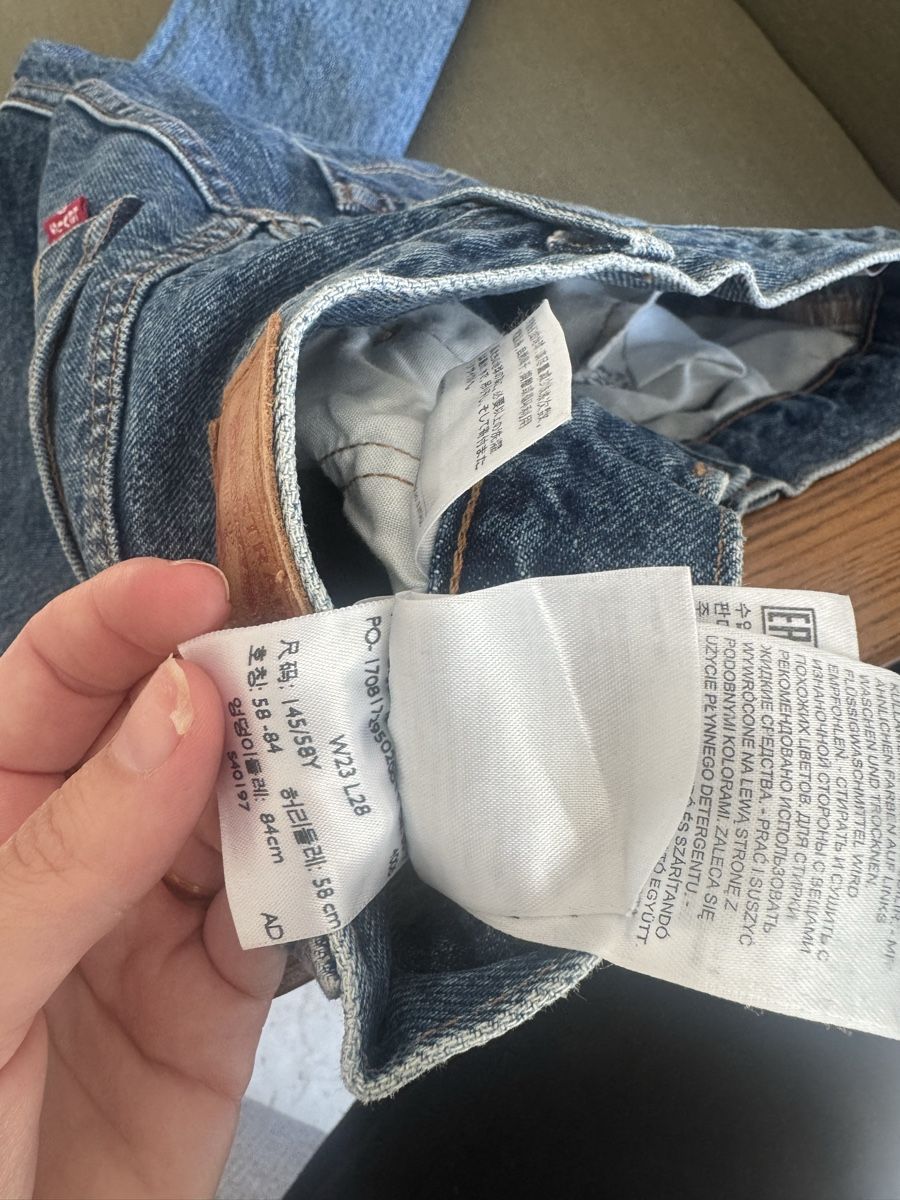 Levi's Jeans: Levi's 501 Jeans W23 L28 – Nuovo (secondo la descrizione) da Zürich venduto da ana_snm5 3