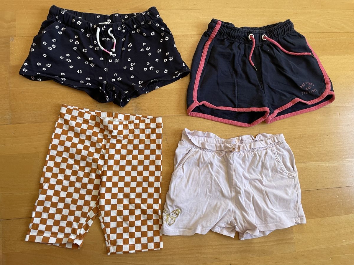 Pantaloni: Shorts Gr. 122 – Usato da Weinfelden venduto da Maurii15