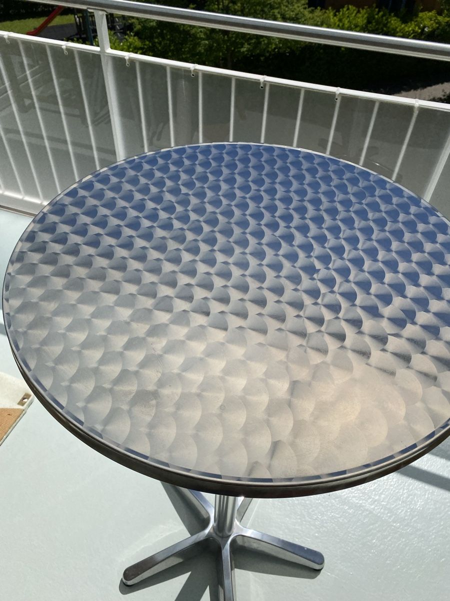 Tavoli: Used silver-colored metal bar table. Perfect for summer! – Usato da Faellanden venduto da ska_cw7p 1
