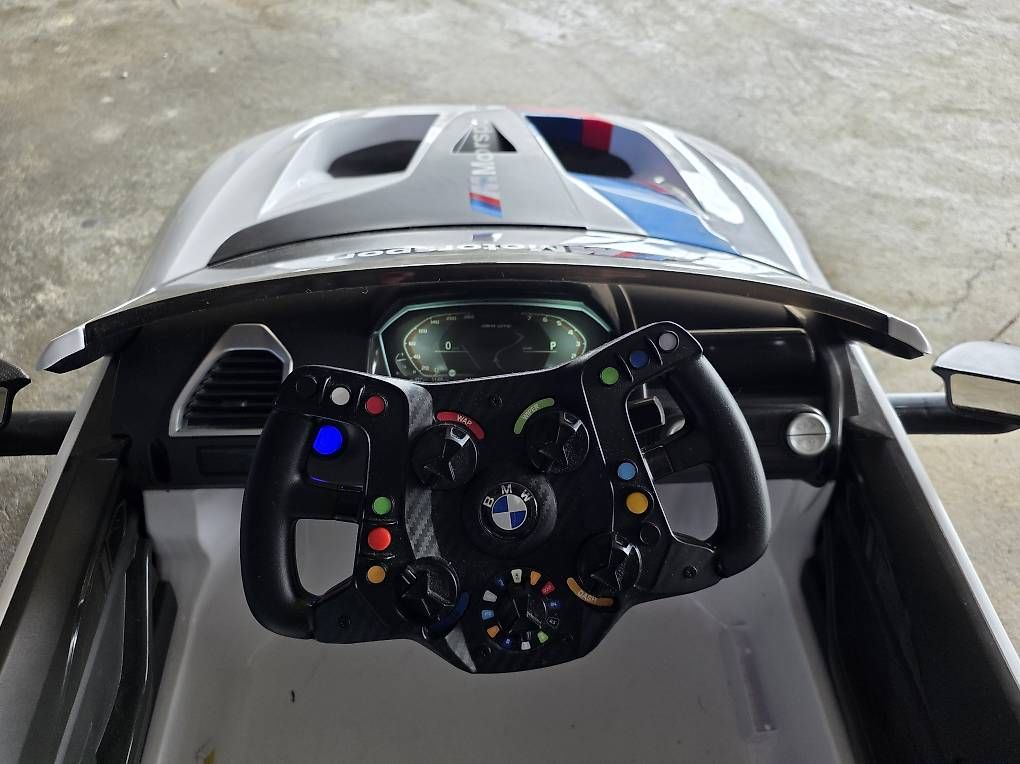BMW Veicoli per bambini: BMW M8 GTE Elektroauto Kinder – Usato da Lommiswil venduto da IvanaGr 4