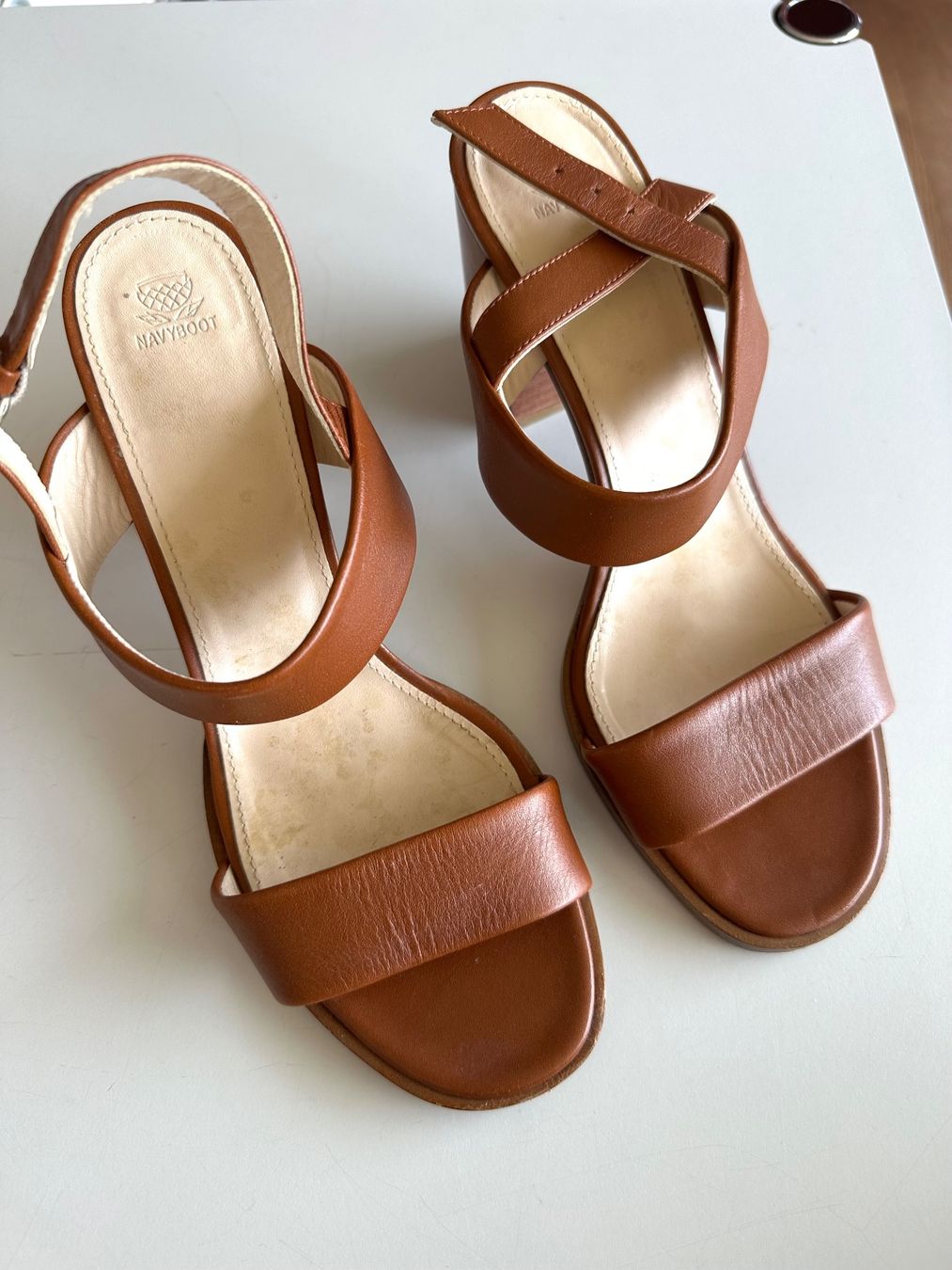 Navyboot Scarpe da donna: Ledersandale mit Absatz von Navyboot 38 – Usato da Oberrieden venduto da Moraira14