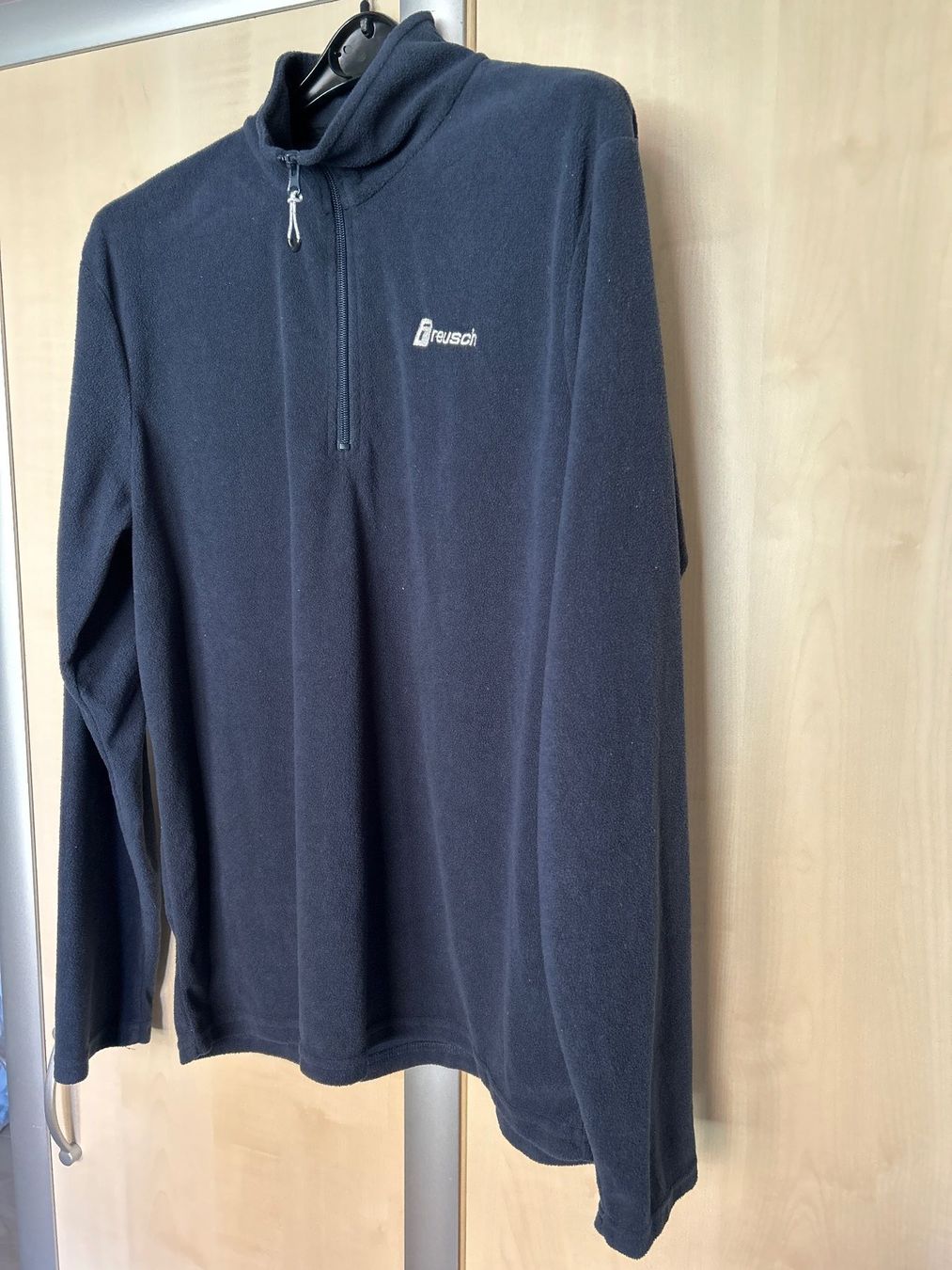 Maglioni & Felpe: Schwarzer Fleecepullover - Grösse L – Usato da Villnachern venduto da RicardoMary