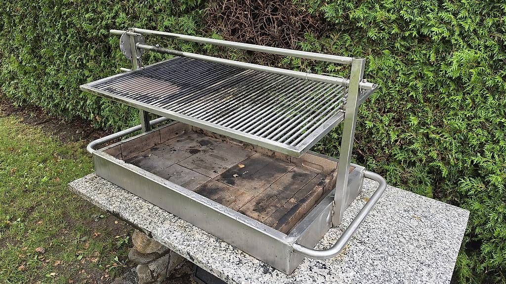 Grils: Barbecue - grill - griglia - bbq – D'occasion à Bedano par Mud12