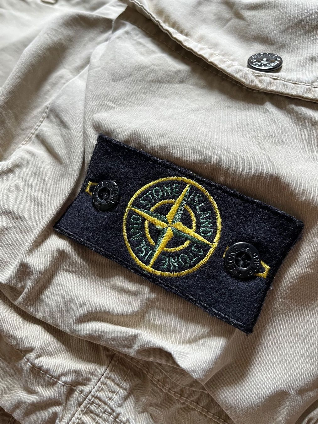 Stone Island Pantaloni: STONE ISLAND short cargo – Usato da LAUSANNE venduto da PUMPERNICKEL3 3