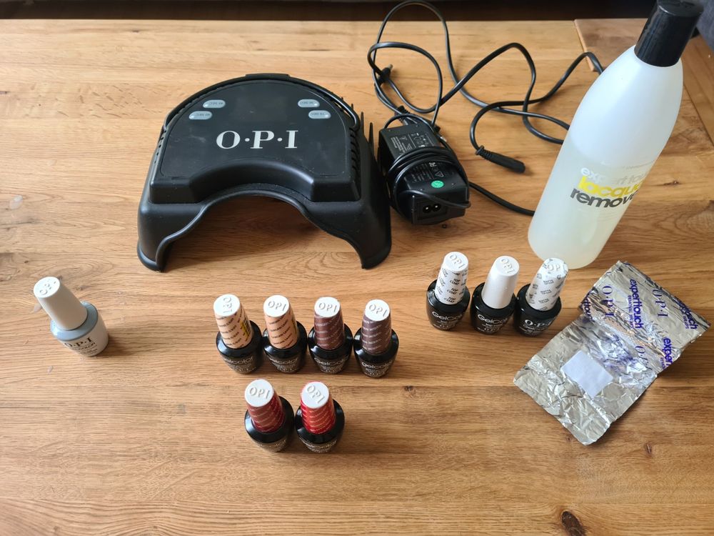 OPI Set mit UV Lampe, Gellacke und Entferner Kaufen auf Ricardo